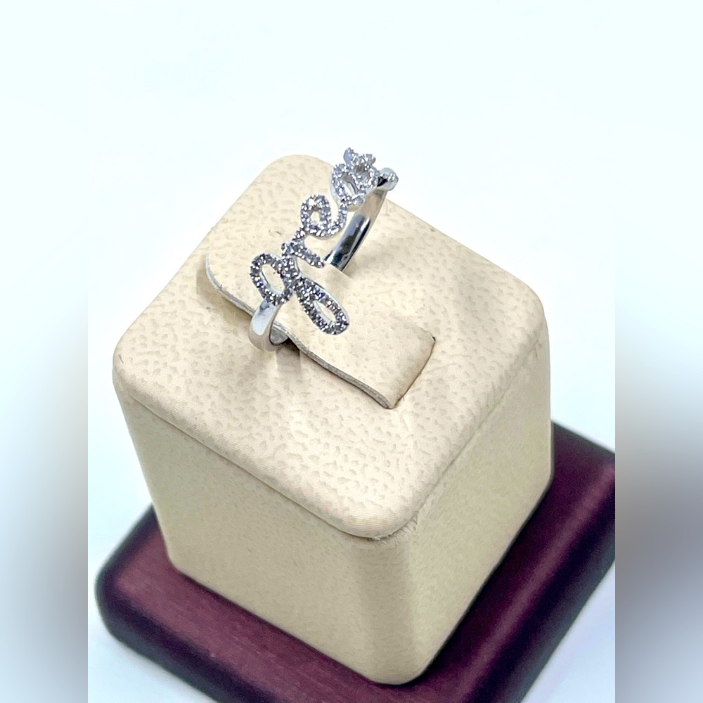 Great Diamond Ring In 10k White Gold